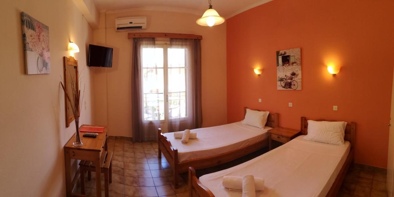 Elli Marina Studios And Apartments Benitses  Dış mekan fotoğraf