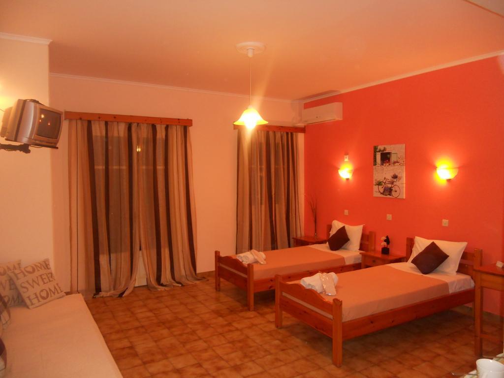 Elli Marina Studios And Apartments Benitses  Oda fotoğraf