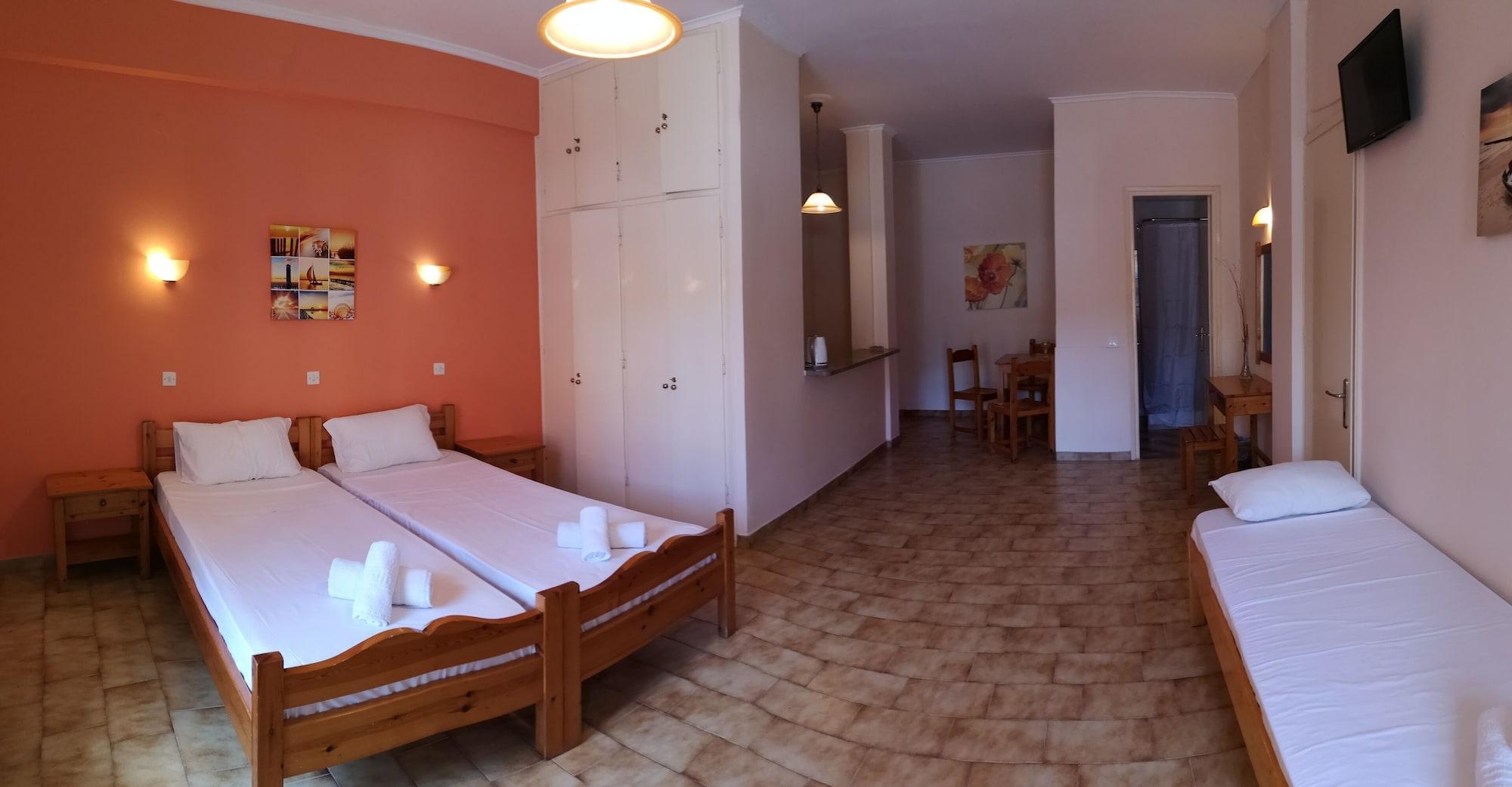 Elli Marina Studios And Apartments Benitses  Dış mekan fotoğraf