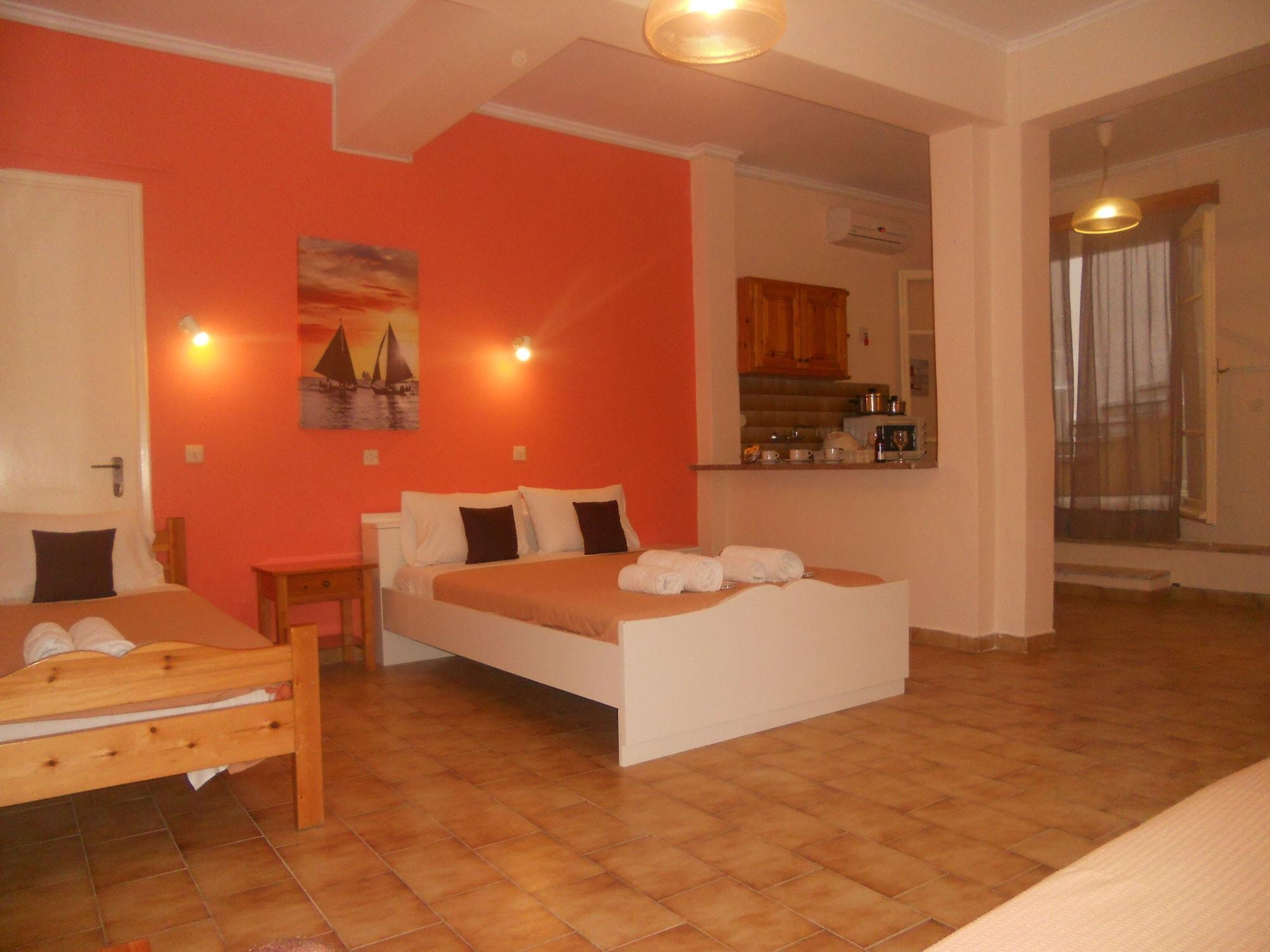 Elli Marina Studios And Apartments Benitses  Dış mekan fotoğraf