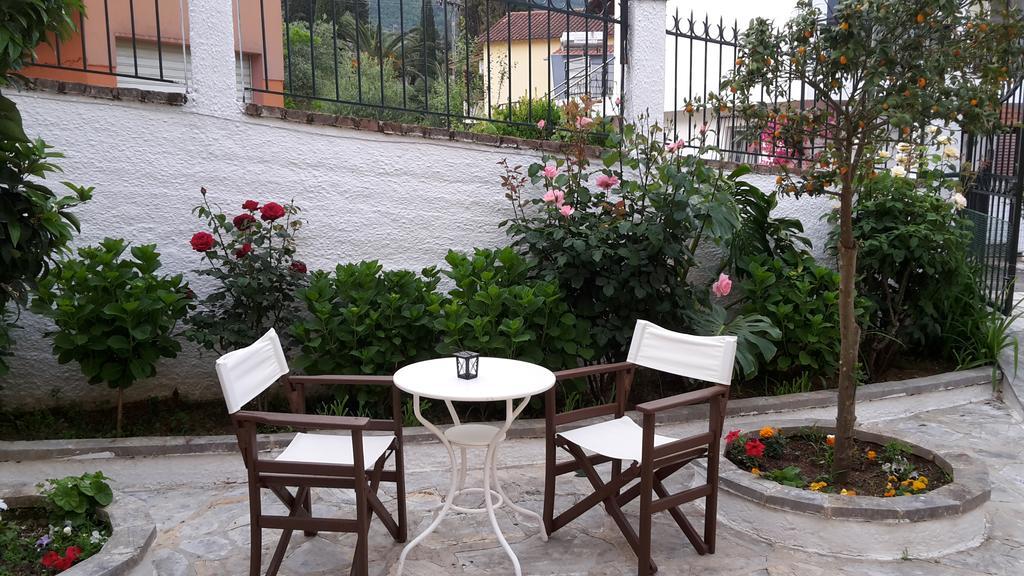 Elli Marina Studios And Apartments Benitses  Dış mekan fotoğraf