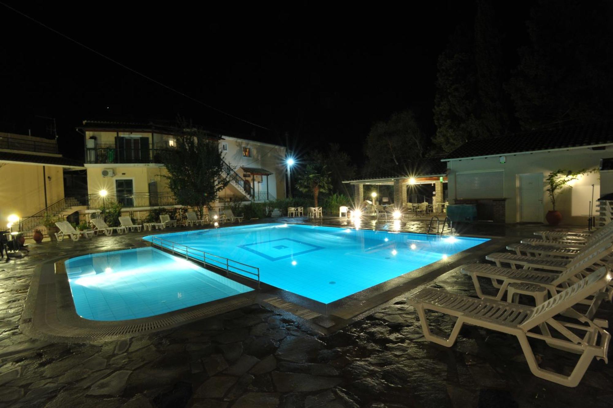 Elli Marina Studios And Apartments Benitses  Dış mekan fotoğraf