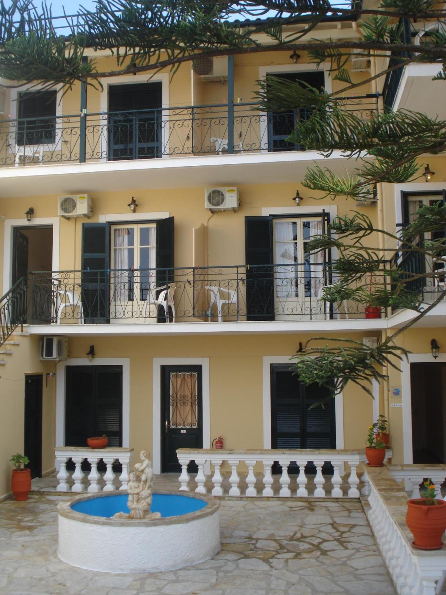 Elli Marina Studios And Apartments Benitses  Dış mekan fotoğraf