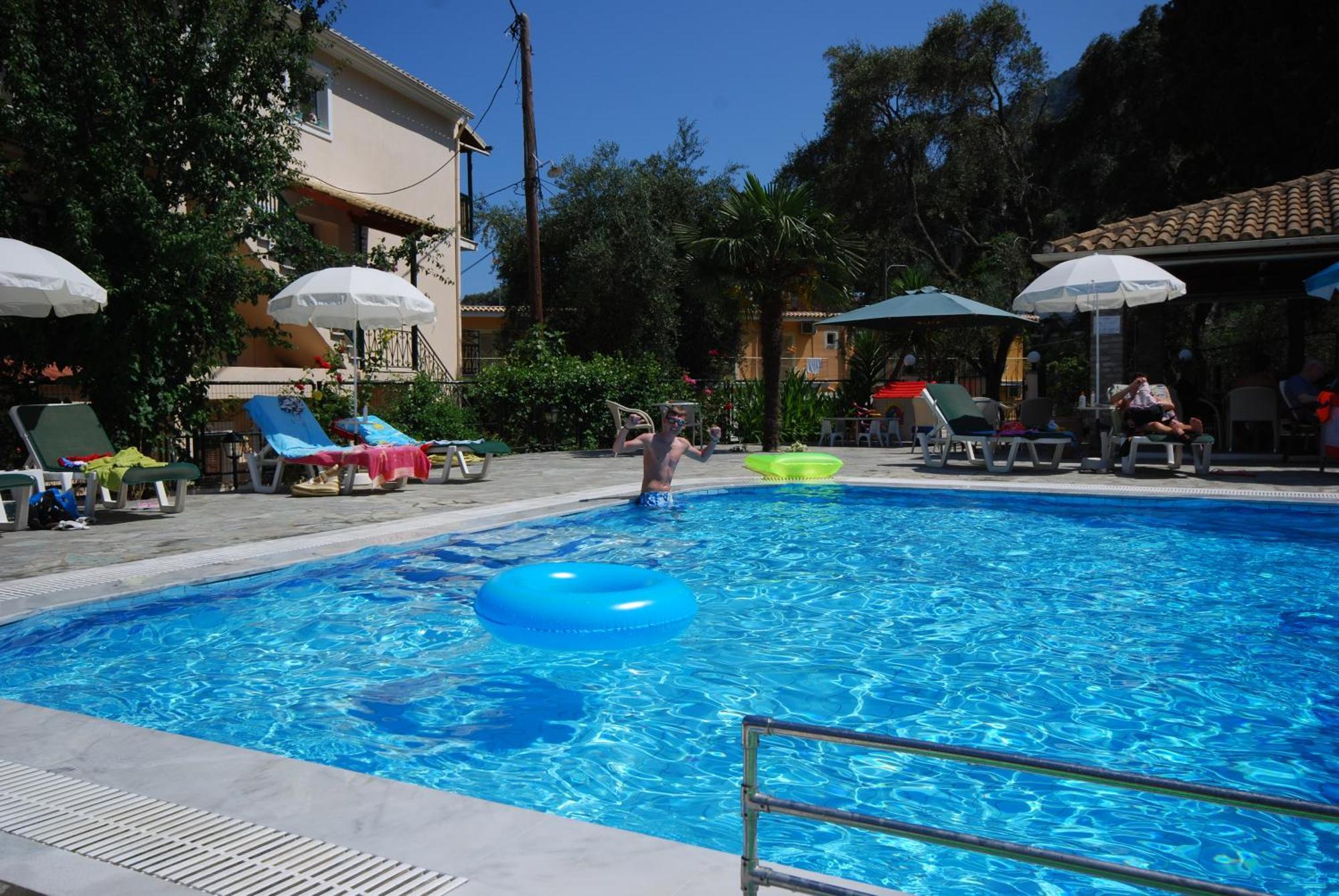 Elli Marina Studios And Apartments Benitses  Dış mekan fotoğraf