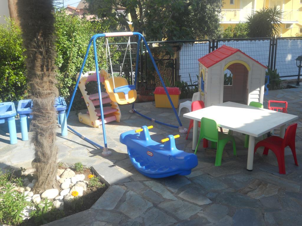 Elli Marina Studios And Apartments Benitses  Dış mekan fotoğraf