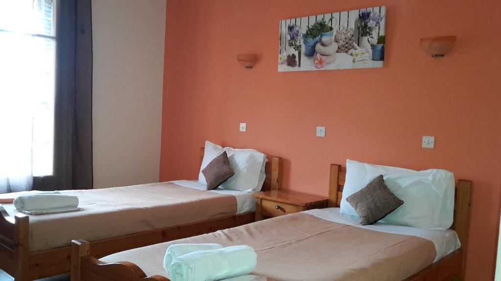 Elli Marina Studios And Apartments Benitses  Dış mekan fotoğraf