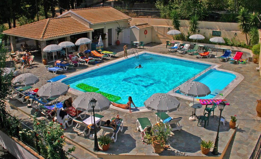 Elli Marina Studios And Apartments Benitses  Dış mekan fotoğraf