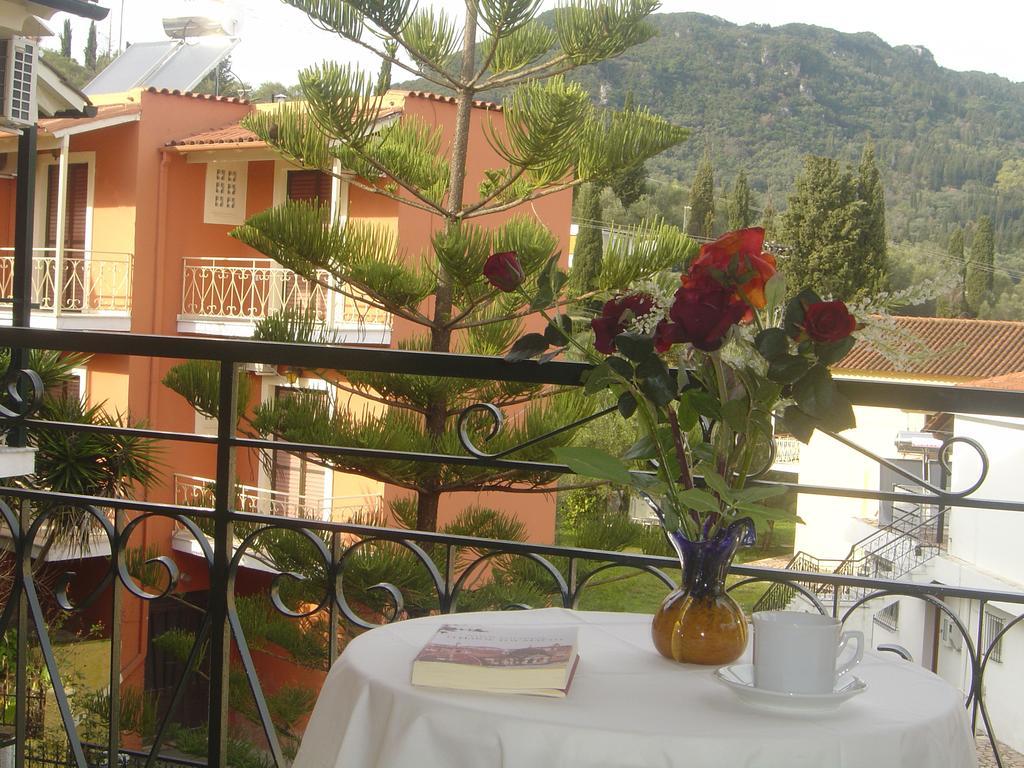 Elli Marina Studios And Apartments Benitses  Dış mekan fotoğraf