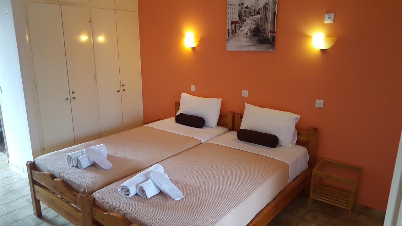 Elli Marina Studios And Apartments Benitses  Dış mekan fotoğraf