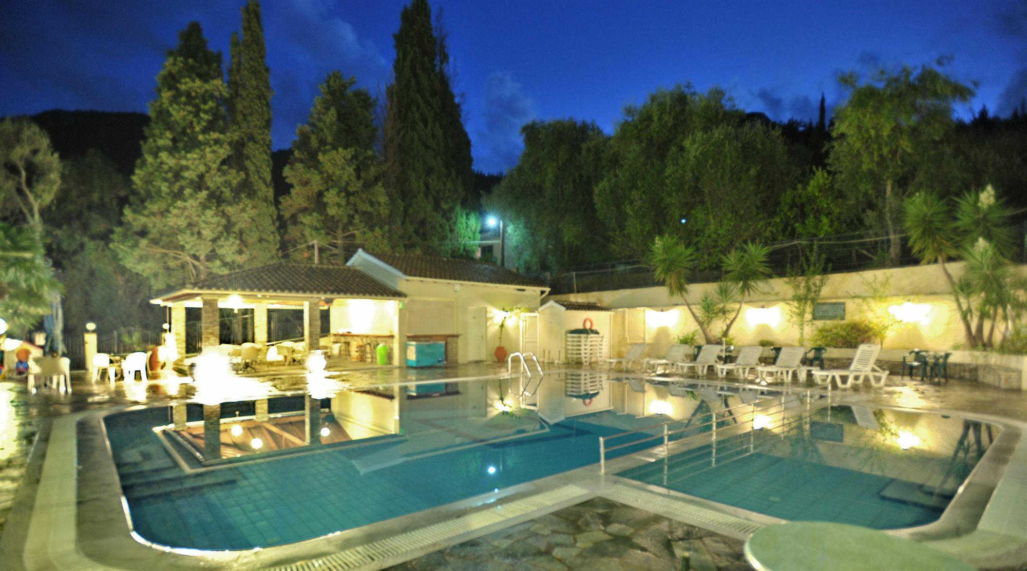 Elli Marina Studios And Apartments Benitses  Dış mekan fotoğraf