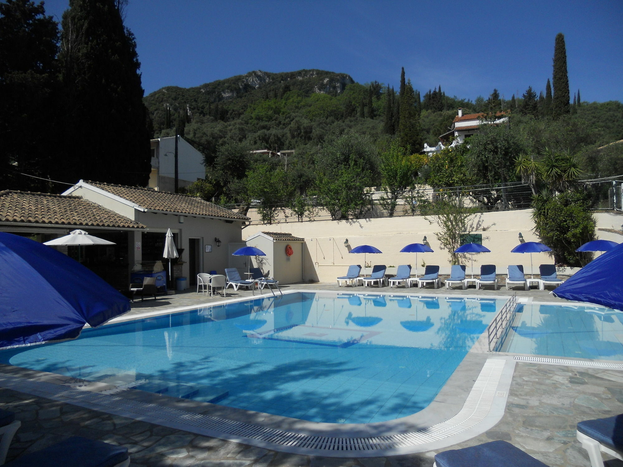 Elli Marina Studios And Apartments Benitses  Dış mekan fotoğraf