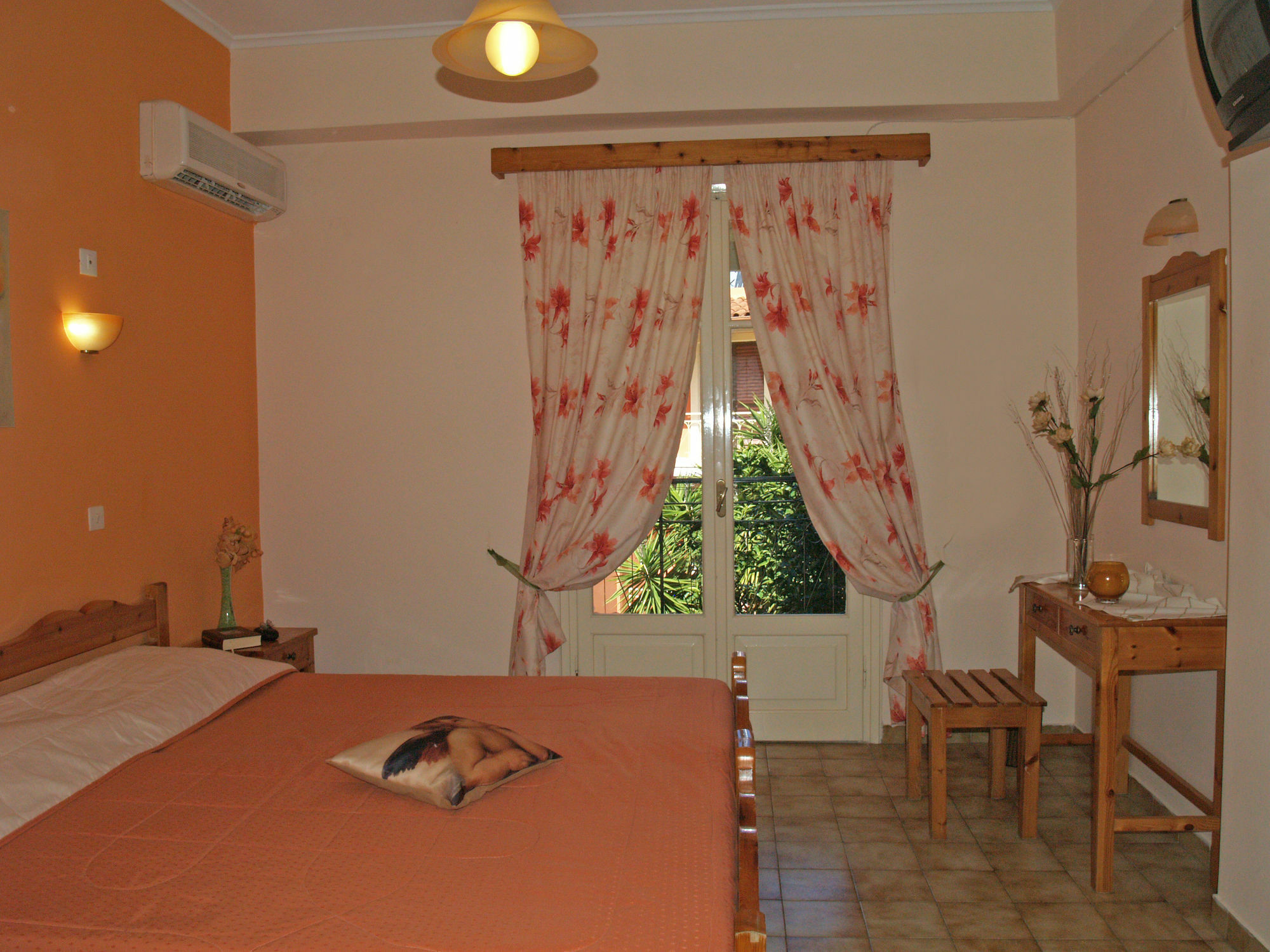 Elli Marina Studios And Apartments Benitses  Dış mekan fotoğraf